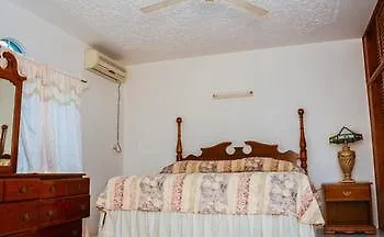 نيغريل Vanvilla Guest House 2*,